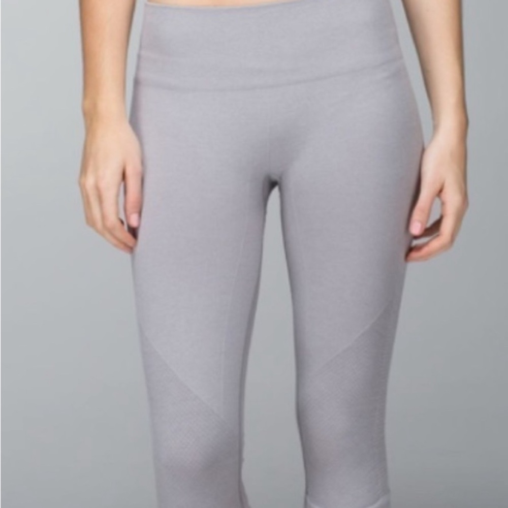 Lululemon In The Flow Cropped Leggings